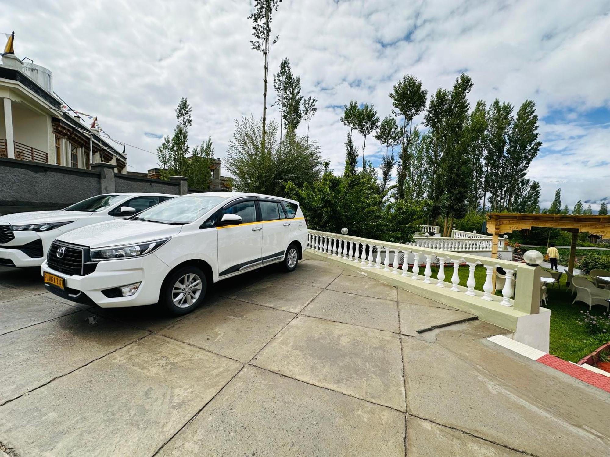 Raku Guest House Leh Exterior foto