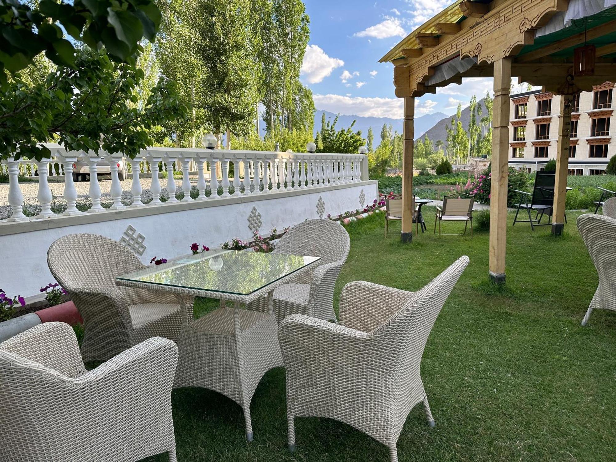 Raku Guest House Leh Exterior foto