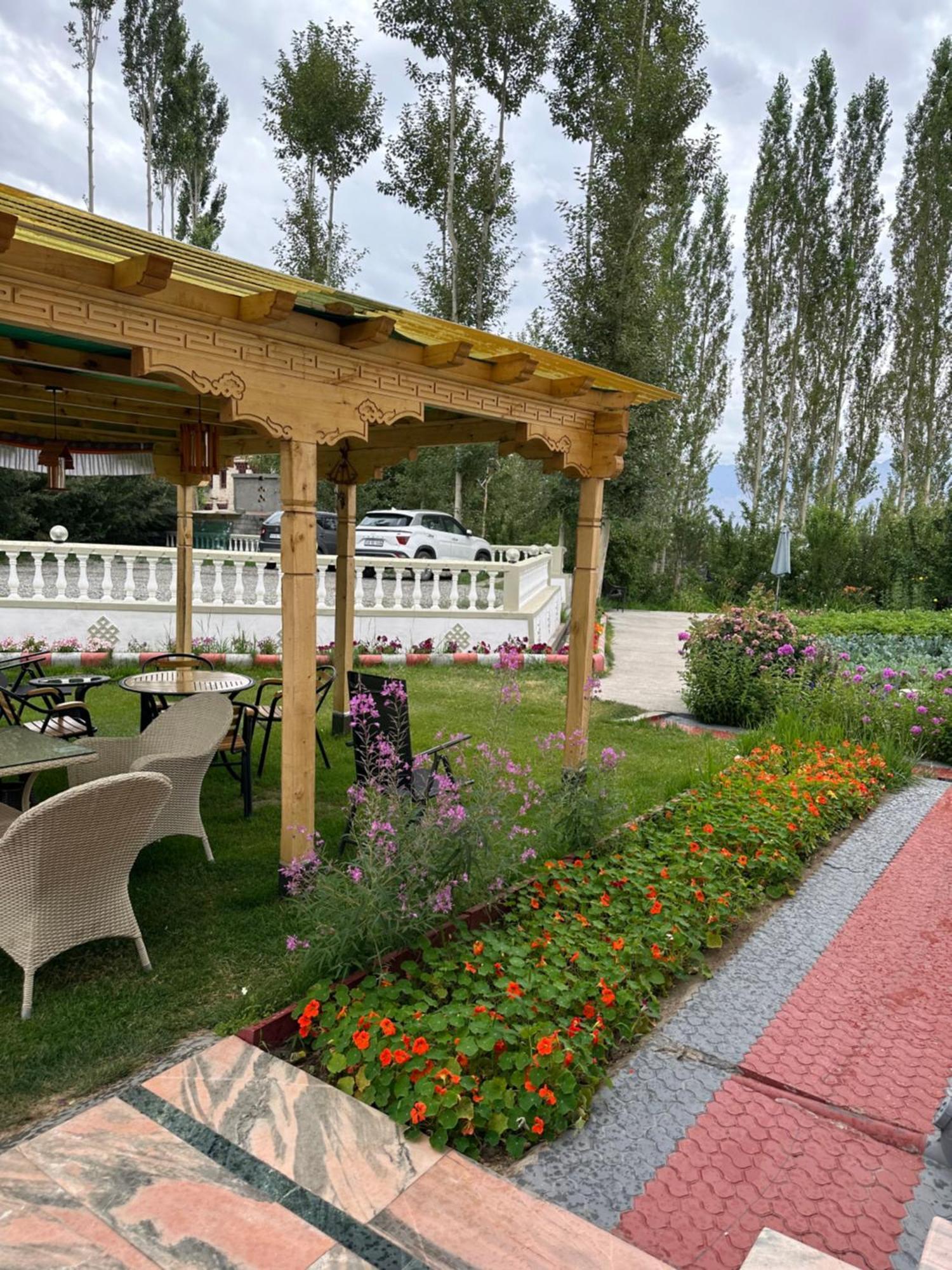 Raku Guest House Leh Exterior foto